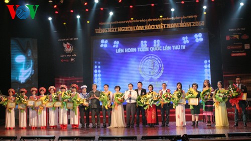 Vòng bán kết Liên hoan tiếng hát người làm báo Việt Nam khu vực phía Bắc - ảnh 1